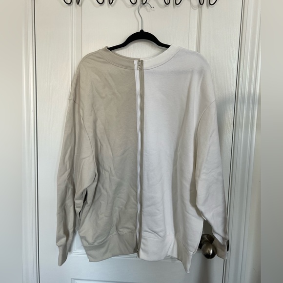 NIKE Sportswear 2-Tone Crewneck with Zipper - Picture 3 of 3